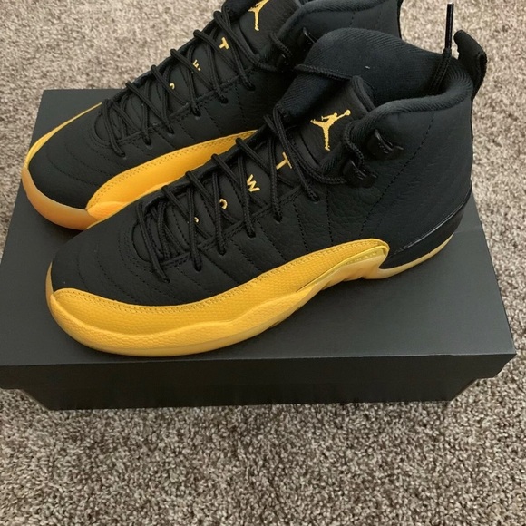 Jordan Shoes - JORDAN 12 RETRO BLACK UNIVERSITY GOLD GS SIZE 5